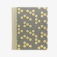 Fotoalbum-24x20cm-40-Seiten-cover-chiyogamiPapier-Motiv-Waben-gold-schwarz-Cover-von-vorn