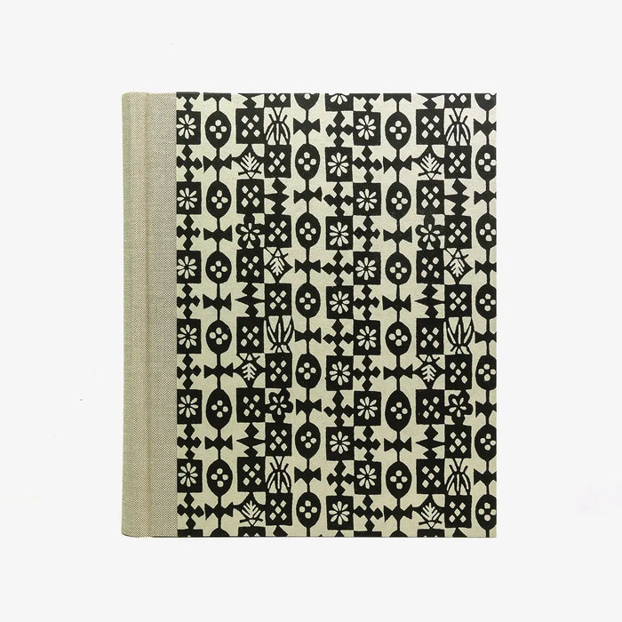 Fotoalbum-24x20cm-40-Seiten-cover-katazome-.shi-Papier-Motiv-schwarzes-ornament-Cover-von-vorn