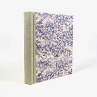 Fotoalbum-24x20cm-60Seiten-cover-Chiyogamipapier-Motiv-Fliederfarbene-Blueten-Seitlich-von-hinten