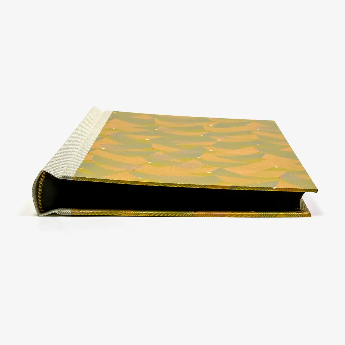 Fotoalbum-24x20cm-60Seiten-cover-Chiyogamipapier-Motiv-Saitenspiel-gold-liegend-von-vorn