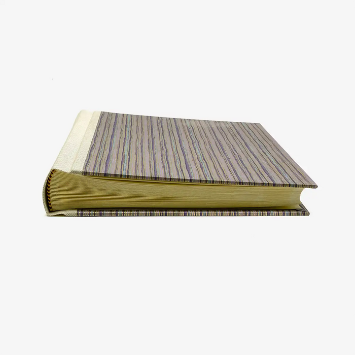 Fotoalbum-24x20cm-60Seiten-cover-Chiyogamipapier-Motiv-Streifen-Flieder-liegend-von-vorn