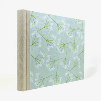 Fotoalbum-24x30cm-60-Seiten-cover-LoktaPapier-Motiv-Schachtelhalm-mildes-blau-maigruen-weiss-Cover-seitlich-von-hinten