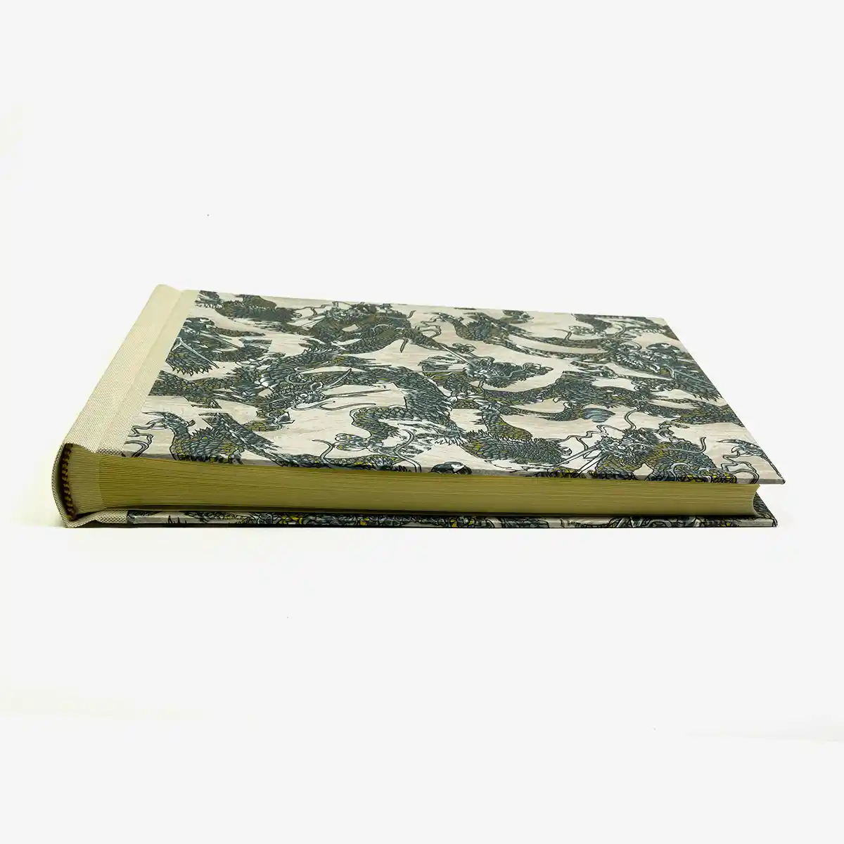 Fotoalbum-24x30cm-60-Seiten-cover-chiyogamiPapier-Motiv-Drachen-auf-grau-Cover-liegend-von-vorn