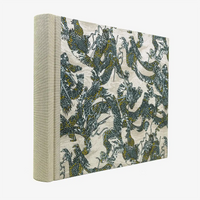 Fotoalbum-24x30cm-60-Seiten-cover-chiyogamiPapier-Motiv-Drachen-auf-grau-Cover-seitlich-von-hinten