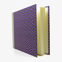 Fotoalbum-24x30cm-60-Seiten-cover-chiyogamiPapier-Motiv-Flechtmuster-purple-Pink-Cover-seitlich-von-vorn