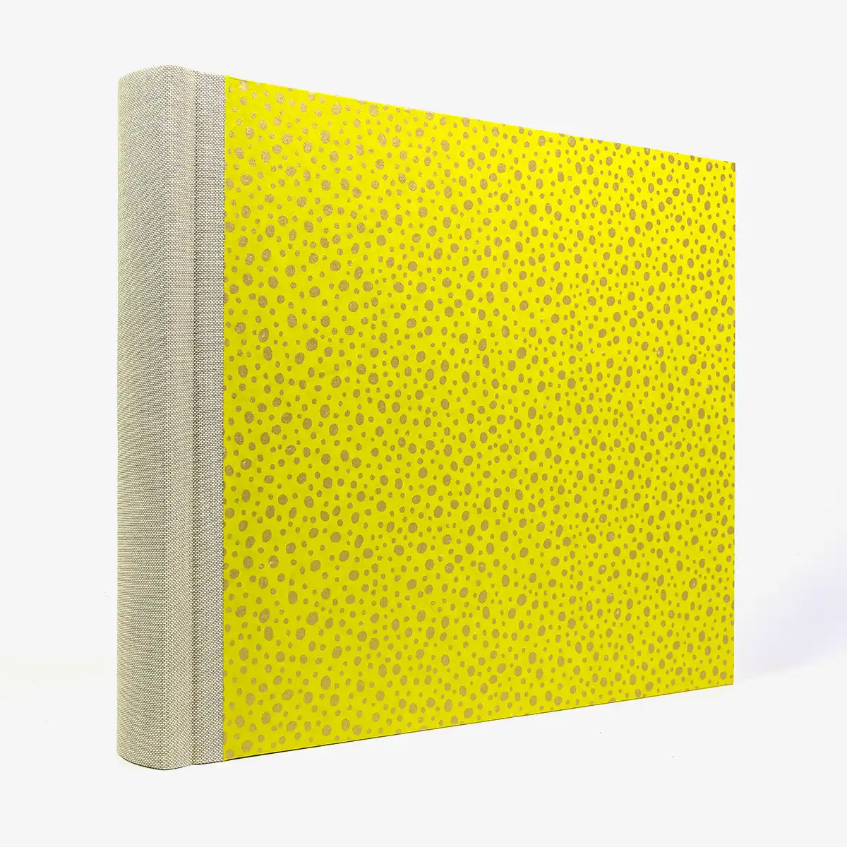 Fotoalbum-24x30cm-60-Seiten-cover-chiyogamiPapier-Motiv-golden-Dots-neongreen-Cover-seitlich-von-hinten
