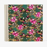 Fotoalbum-30-x-30cm-100-schwarze-Seiten-Chiyogami-geometrisch-Rauten-mit-Pattern-gefuellt-gruen-Produktansicht-von-vorn-1290px