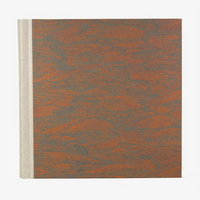 Fotoalbum-30-x-30cm-60-weisse-Seiten-Chiyogami-Wasser-orange-gelb-auf-anthrazit-Produktansicht-von-vorn-1290px