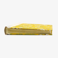 Fotoalbum-Format-24x20cm-60Seiten-creme-Fotokarton-Cover-Chiyogami-Motiv-Kraniche-Weiss-auf-gelb-liegend