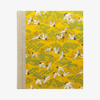 Fotoalbum-Format-24x20cm-60Seiten-creme-Fotokarton-Cover-Chiyogami-Motiv-Kraniche-Weiss-auf-gelb-von-vorn
