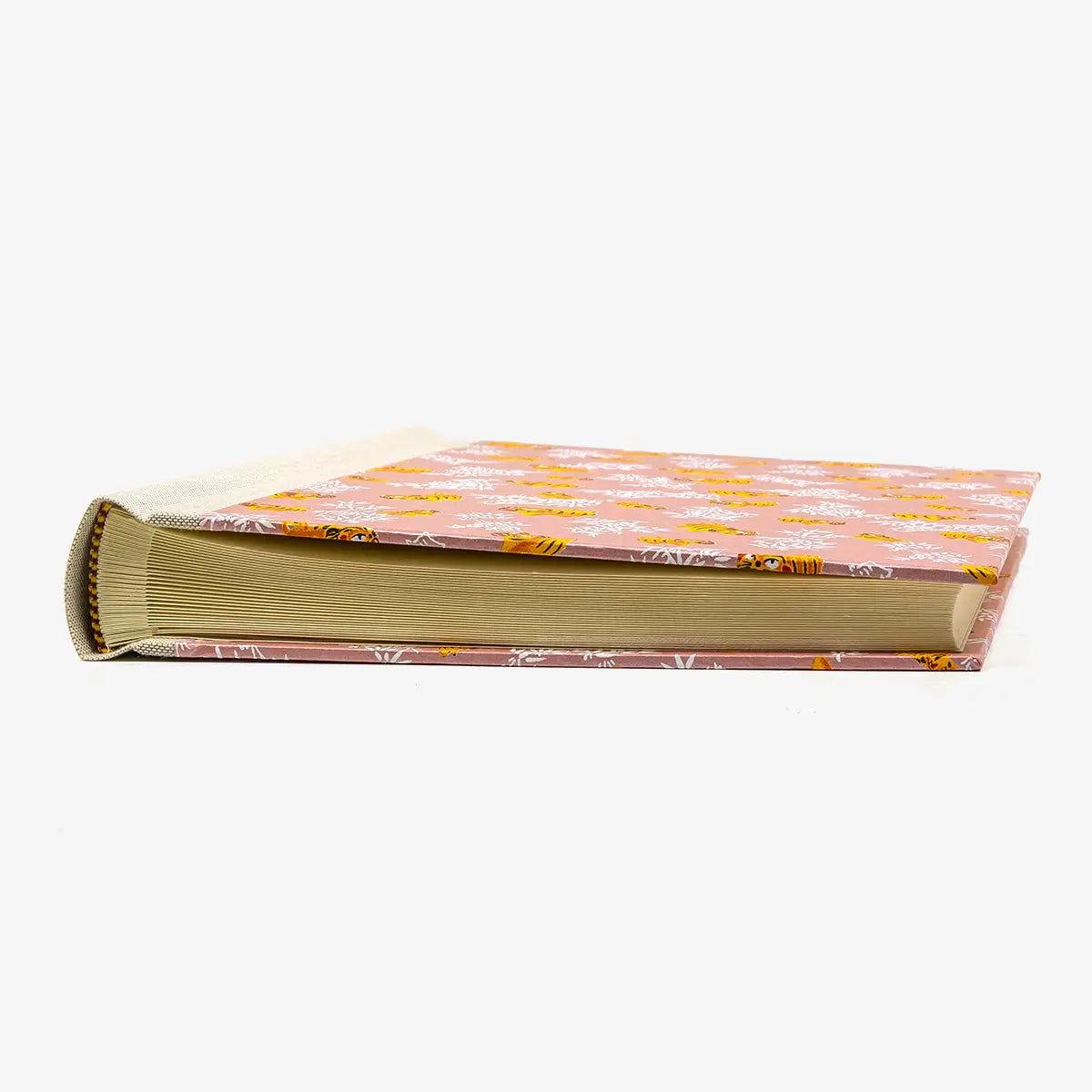 Fotoalbum-Format-24x20cm-60Seiten-creme-Fotokarton-Cover-Chiyogami-Motiv-Tiger-auf-Pearlrosa-liegend