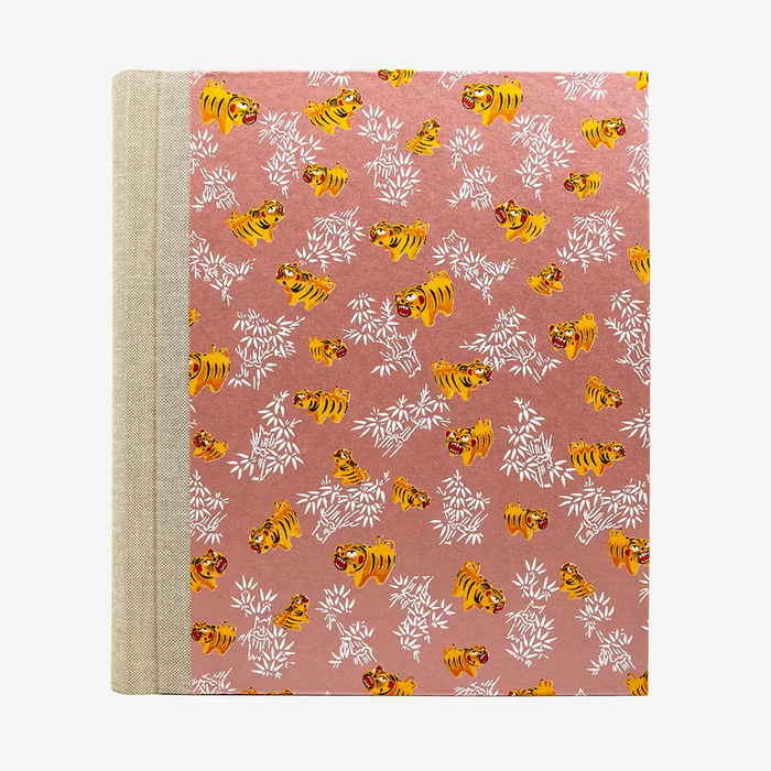Fotoalbum-Format-24x20cm-60Seiten-creme-Fotokarton-Cover-Chiyogami-Motiv-Tiger-auf-Pearlrosa-von-vorn