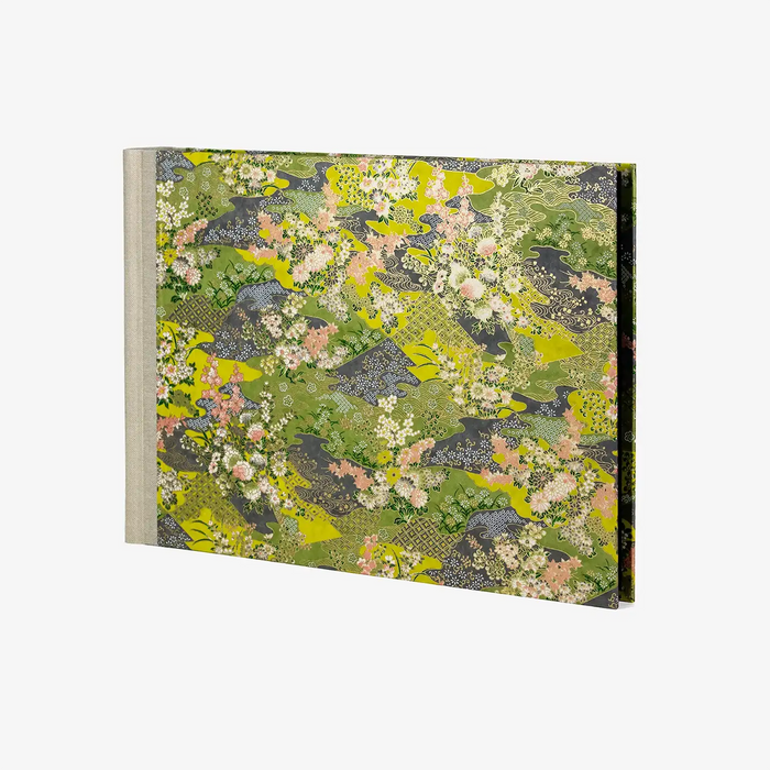 fotoalbum-Hoehe24cm-mal-Breite-35cm-60-seiten-bezogen-mit-Chiyogami-Botanical-Floral-Landschaft-gruen-Multicolor-Produktansicht-von-vorn