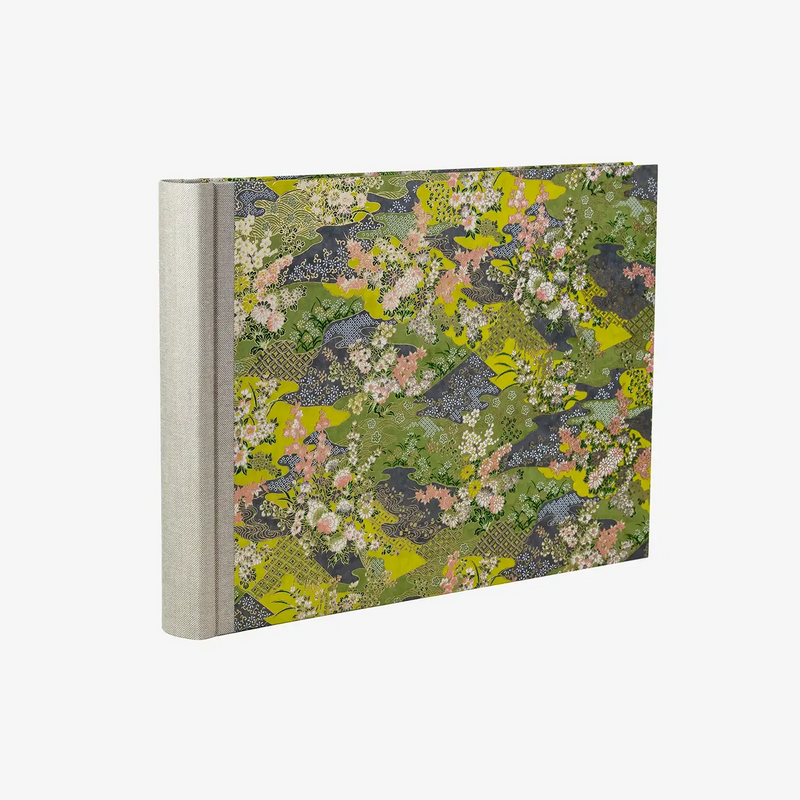 Fotoalbum-Hoehe24cm-mal-Breite-35cm-60-seiten-bezogen-mit-Chiyogami-Botanical-Floral-Landschaft-gruen-Multicolor-Produktansicht-von-hinten
