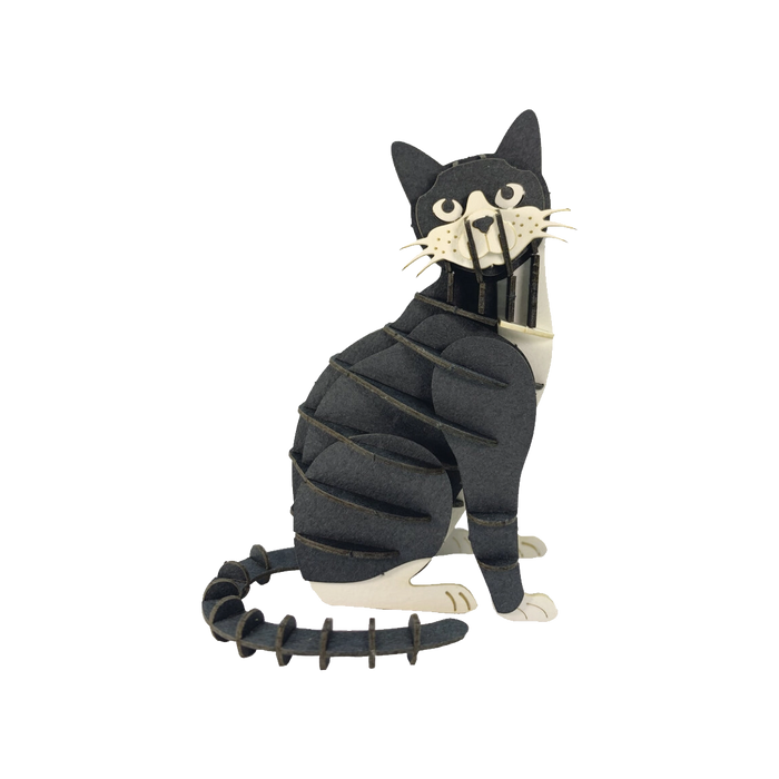 Fridolin-3D-Papiermodell-gelasert-aus-Spezialkarton-KAtze-s-w-Aufgebaut-Produktansicht-ohne-hintergrund