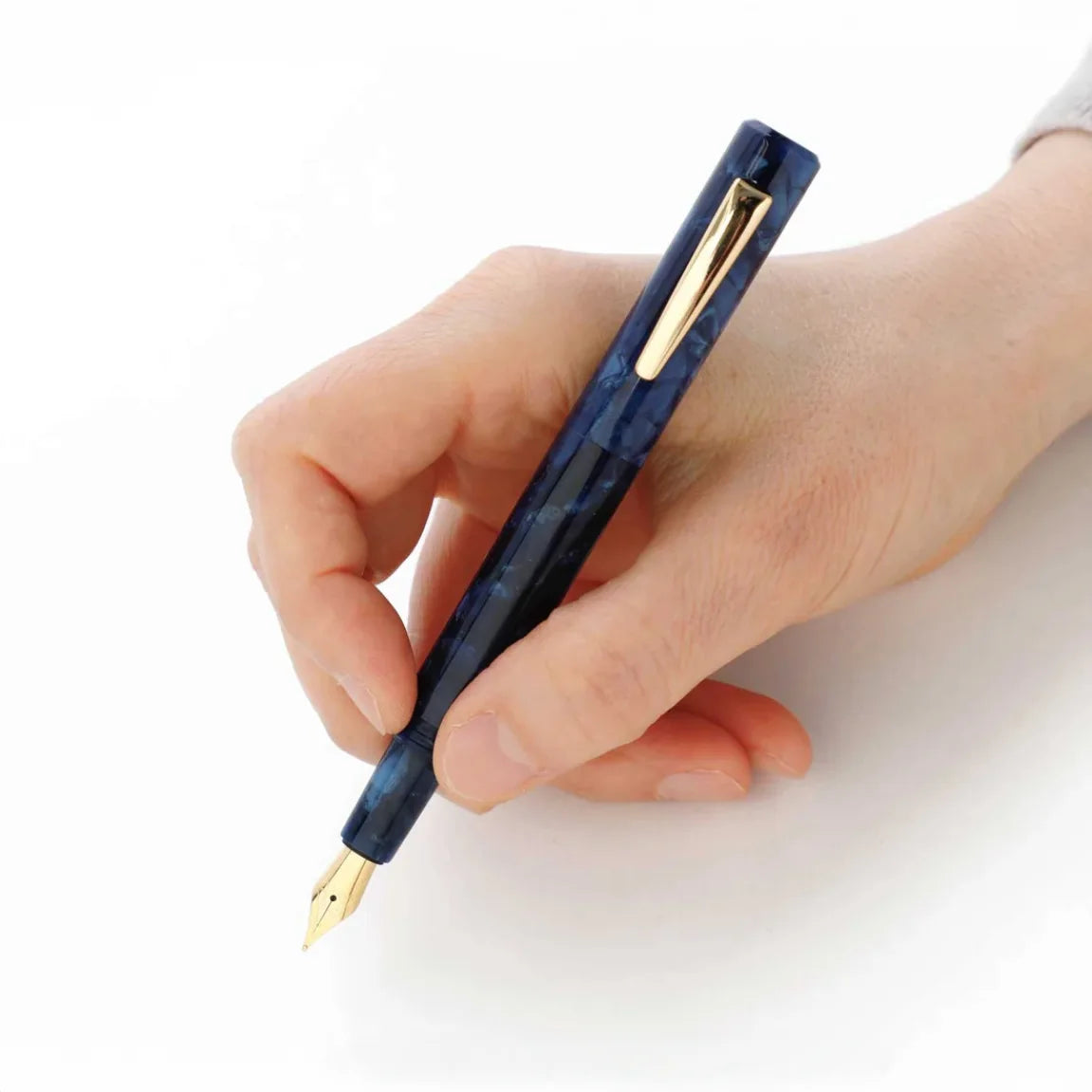 Fuellerhalter-Serie-Attache-hightide-Marbled-Fountain-Pen-navy-produktansicht-beispiefoto-1