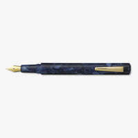 Fuellerhalter-Serie-Attache-hightide-Marbled-Fountain-Pen-navy-produktansicht-mitaufgeschraubter-Kappe