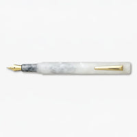 Fuellerhalter-Serie-Attache-hightide-Marbled-Fountain-Pen-white-produktansicht-mitaufgeschraubter-Kappe