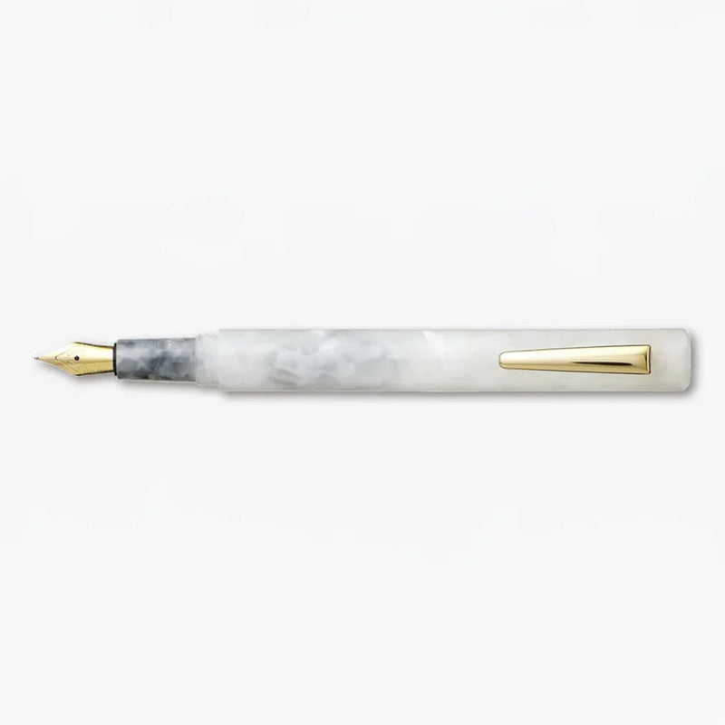 Fuellerhalter-Serie-Attache-hightide-Marbled-Fountain-Pen-white-produktansicht-mitaufgeschraubter-Kappe