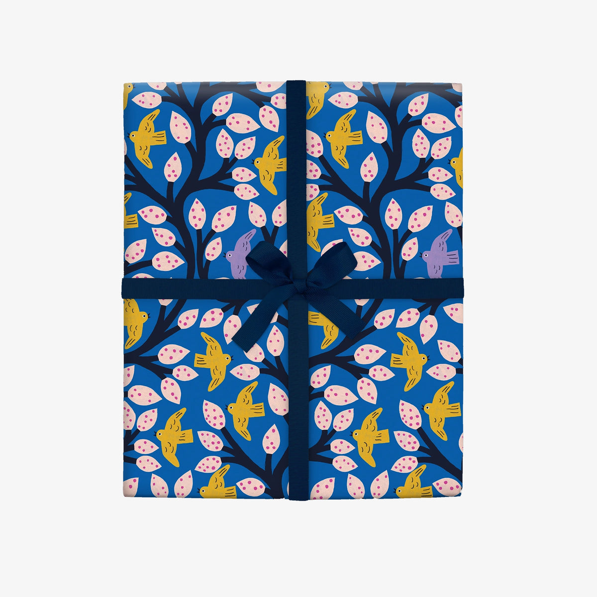Geschenkpapier-Monika-Forsberg-Format-50x70cm-Yellow-Birds-Leafy-Vine-Produkansicht-Beispielfoto-als-Geschenkverpackung-1