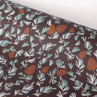 Geschenkpapier-Pine-Cone-von-HAverkorn-und-Sauerbrey-produktansicht-vorn