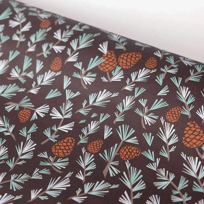 Geschenkpapier-Pine-Cone-von-HAverkorn-und-Sauerbrey-produktansicht-vorn