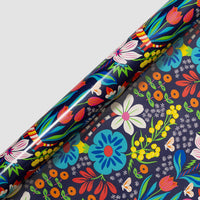 Geschenkpapier-Rolle-Format-70x300cm-Hanna-Werning-Produktansicht-Tradgardeng-Floral-bogen-aufgerollt