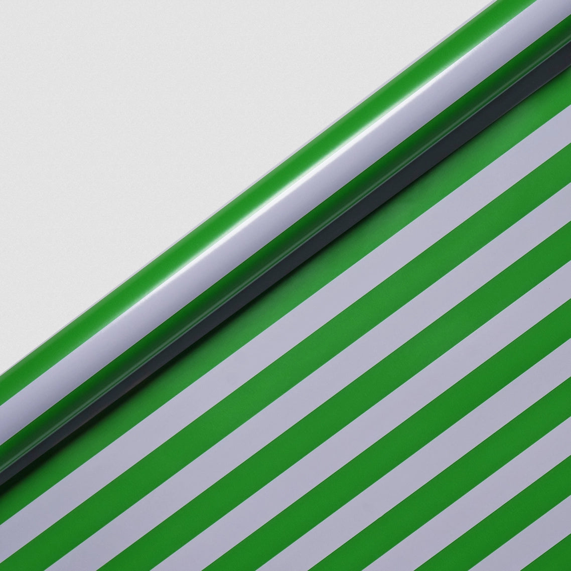 Geschenkpapier-Rolle-Format-70x300cm-KElly-Hyatt-70x300cm-Positano-_Parasol_-Striped-Produktansicht-Bogen-aufgerollt