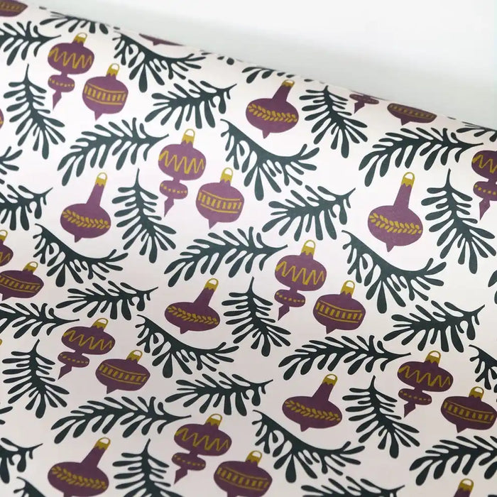 Geschenkpapier-Twigs-_-Baubles-von-HAverkorn-und-Sauerbrey-produktansicht-vorn