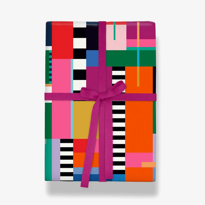 Geschenkpapier_Kelly_Hyatt_Ori-Colorfull_patterned-Format_50x70cm-Produktansicht-Bogen-als-Geschenk