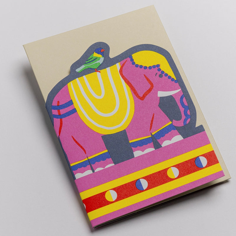 russkarte-Zierharmonikakarte-mit-Umschlag-Format-A6-Naomi-Wilkinson-LAser-Cut-Elefant-Parade-Card-Produktansicht-zusammengefaltet
