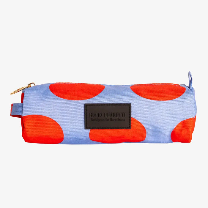 Helio-Ferretti-Stiftetasche-neon-rote-grosse-punkte-auf-graublau-Prouktansicht-seitlich