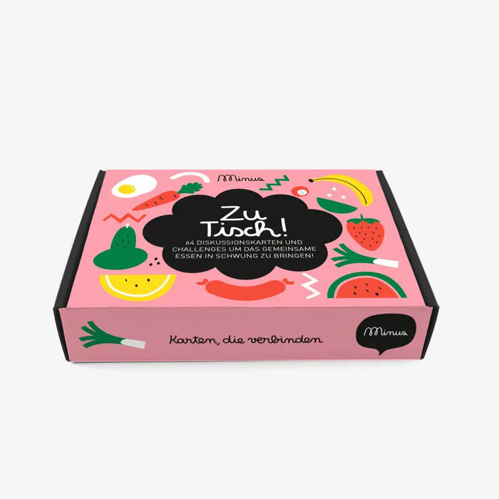 KArtenspiel-zu-Tisch-vom-minusverlag-sprache-deutsch-64-Karten-verpackung-produktansicht-von-seitlich-vorn