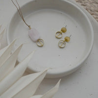 Kette-Verstellbar-Lou-Mit-Halbedelstein-und-Messing-und-synthetischer-Kordel-ansicht-Hlbedelstein-und-messing-mit-Orhringen