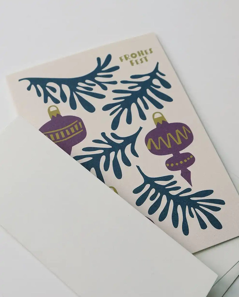 Klappkarte-mit-umschlag-weihnachten-Twigs-_-Baubles-von-HAverkorn-und-Sauerbrey-produktansicht-vorn-2