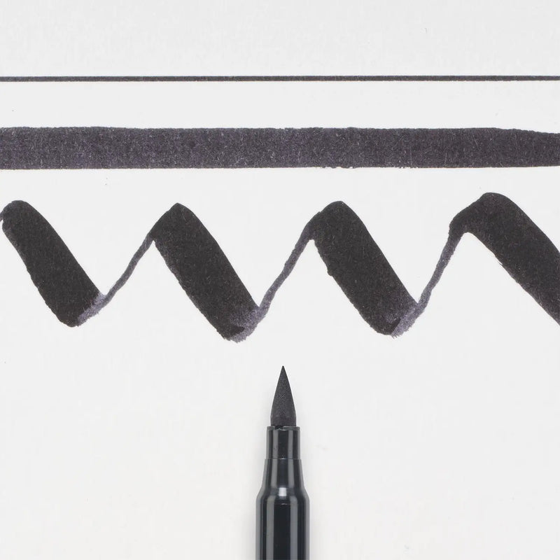 Koi-Strichfarbe-schwarz-Wasserloesslich-flexible-Strichstaerke-Beispielbild-Strich