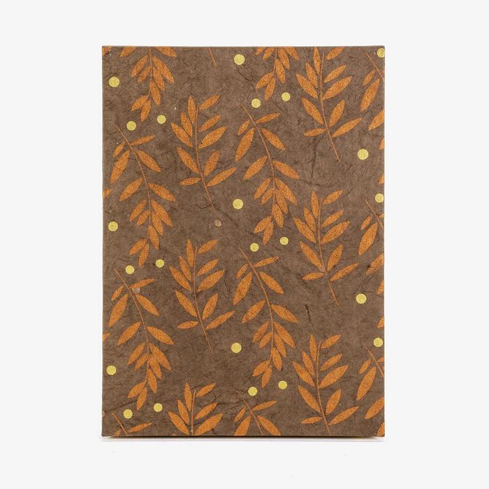 Leporello-Format-12x17cm-fuer-14Fotos-mit-Lokta-zweige-orange-auf-braun-Produktansicht-Cover-Vorn
