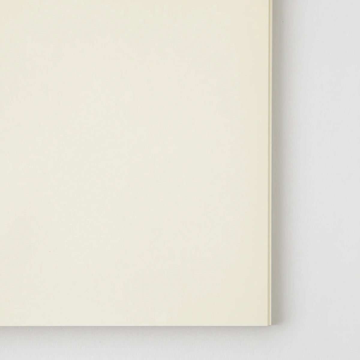 MD-Notebook-Notizbuch-A4-176-Seiten-blank-minimalistisch-Fadenheftung-MD-Paper-Zoomansicht-leereSeiten