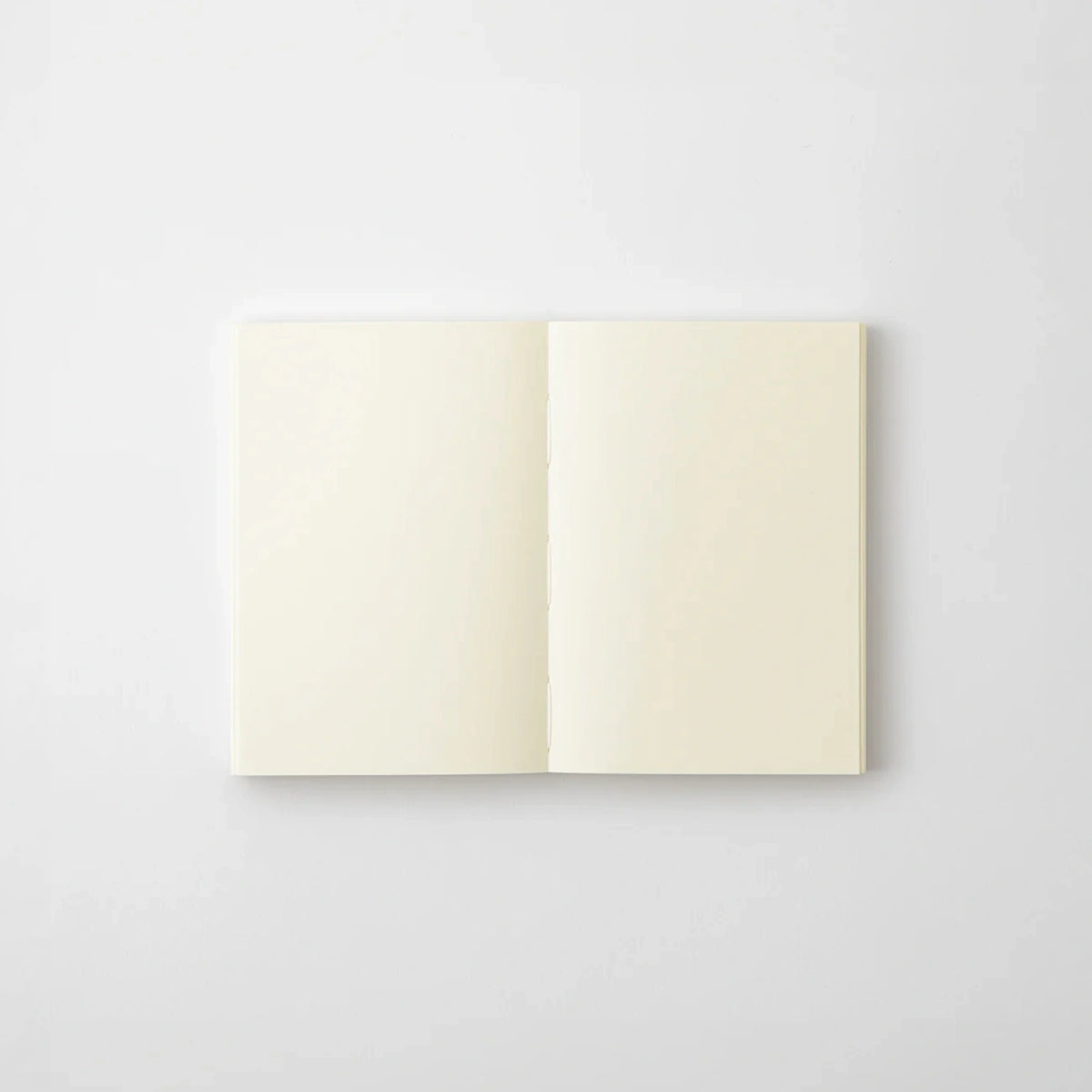MD-Notebook-Notizbuch-A7-176-Seiten-blank-minimalistisch-Fadenheftung-MD-Paper-Aufgeschlagen-leereSeiten