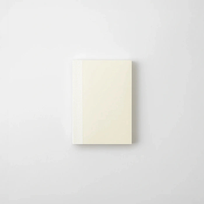 MD-Notebook-Notizbuch-A7-176-Seiten-blank-minimalistisch-Fadenheftung-MD-Paper-Cover-Vorderansicht