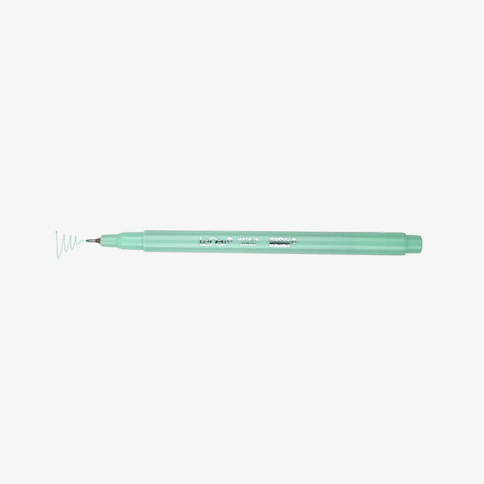 Marvi-Uchida-Le-Pen-Fineliner-water-based-no70-Papermint_-Stift-ohne-Kappe-mit-Strich