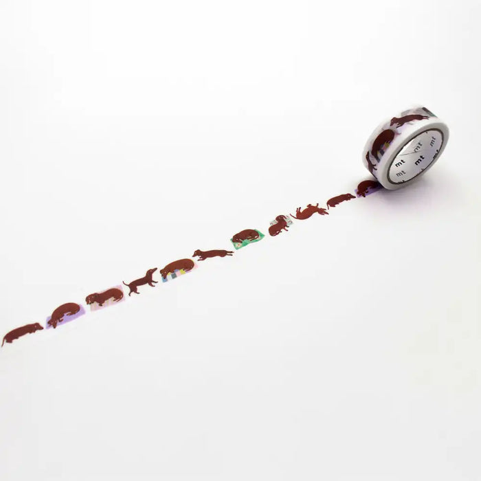 Masking-Tape-Artist-Sausage-dog-Klebeband-abgerollt