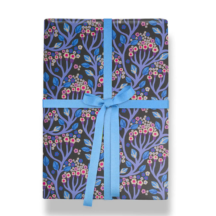 Geschenkpapier / Monika Forsberg / Bergius Blue Floral Vine Gift Wrap