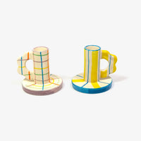 Noi-Kerzenhalter-Keramik-Handle-Stripes-Yellow-und-Handle-KAro-8x7cm-fuer-max-kerzendurchmesser-23mm-mitte-Ansicht