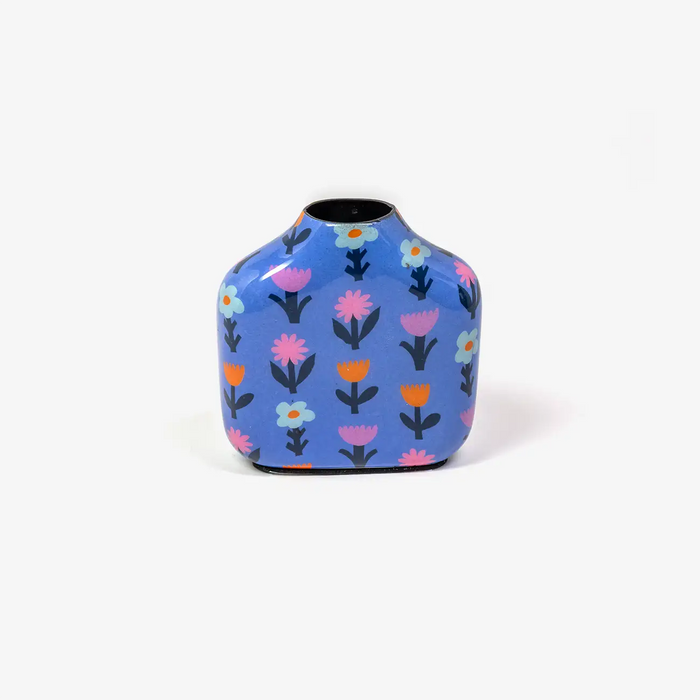 Noi-Vase-mini-Girlpower-Eisen-_-Enamel-Finish-7_5x7_9cm-von-vorn-1