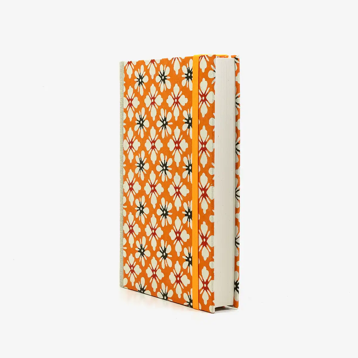 Notizbuch-12x16.5cm-256seiten-recy-Papier-cover-Katazome-Shi-motiv-blumen-auf-orange-seitlich-von-vorn