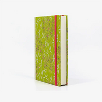 Notizbuch-12x16.5cm-256seiten-recy-Papier-cover-chiyogami-motiv-abstrakte-kieferzweige-auf-gruen-seitlich-von-vorn
