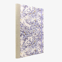 Notizbuch-A4-liniert-160Seiten-Cover-chiyogami-Motiv-kleine-Pflaumenblüte
-seitlich-von-hinten