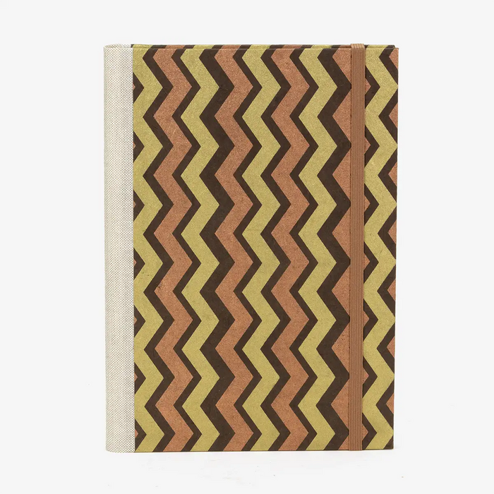 Notizbuch-A5-liniert-144Seiten-bezogen-mit-Loktapapier-Zacken-gold-Braun-Cover-vorn-1