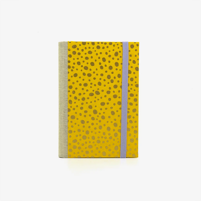 Notizbuch-blanko-9x14cm-224seiten-cover-mit-chiyogami-Motiv-Polka-Dots-gold-auf-gelb-vorn